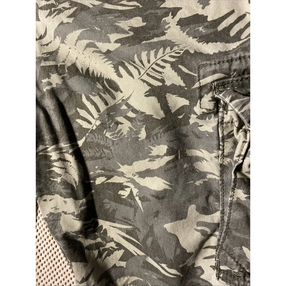Urban Pipeline Mens Cargo Shorts 30 Waist 11" Inseam Green Floral Baggy Skater - Picture 5 of 5
